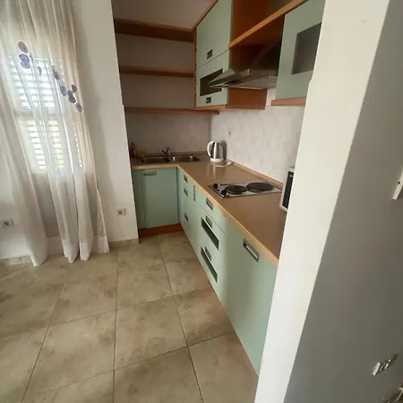 Crowonder Ambrosia Zadar